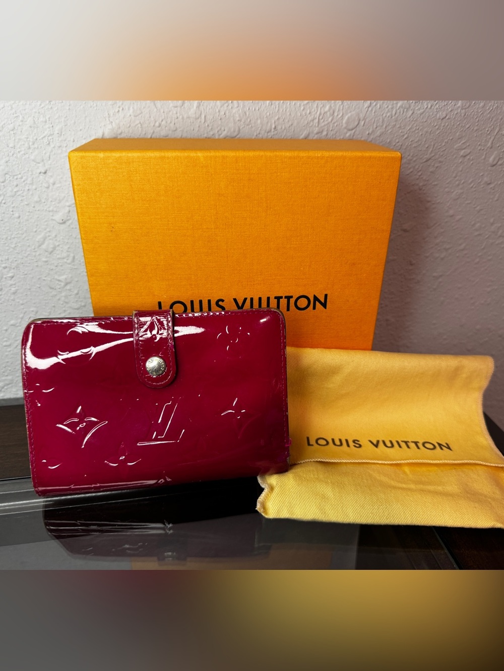 Louis Vuitton Vernis Patent Wallet in Pink color